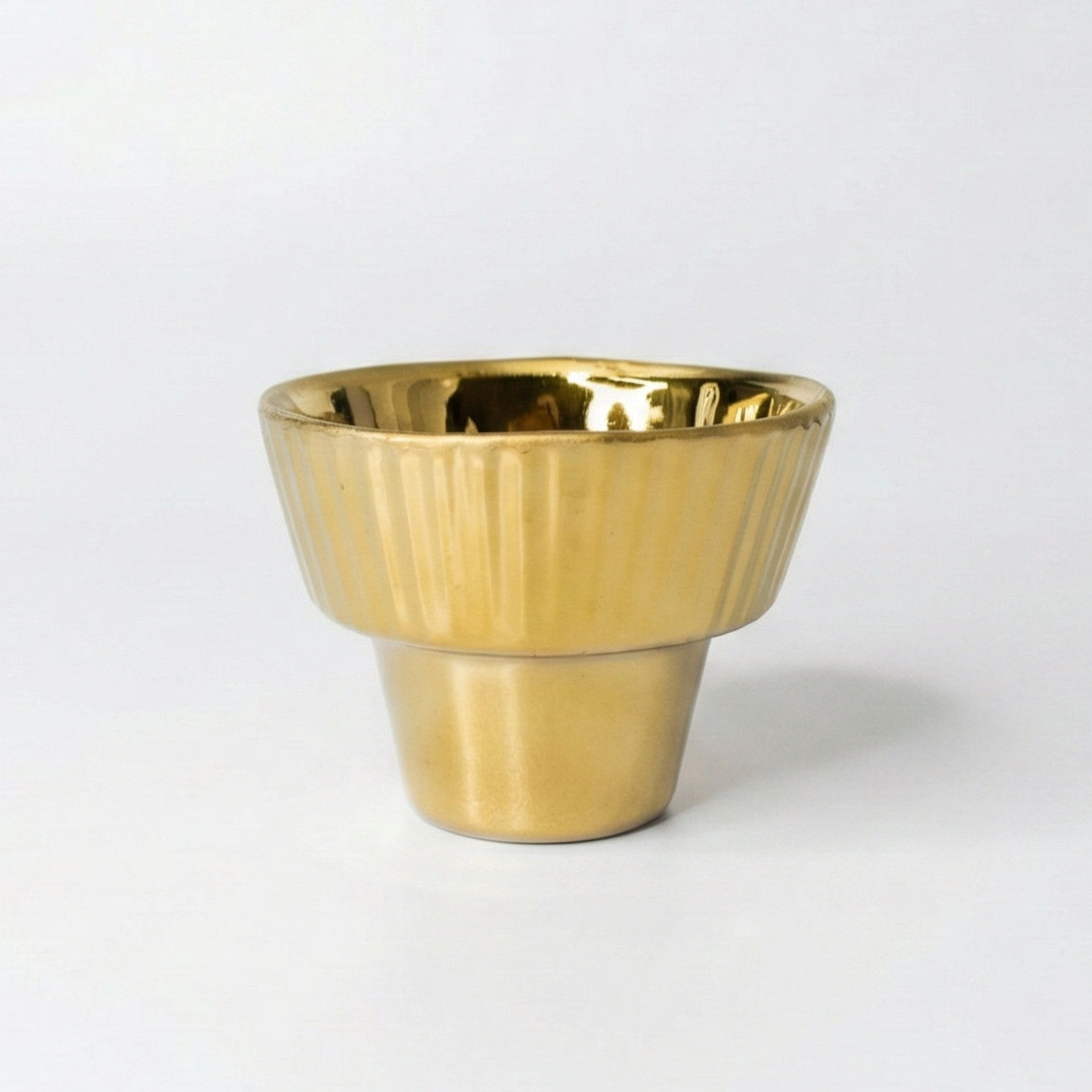 Gold-Glazed Ceramic Lampada Glass